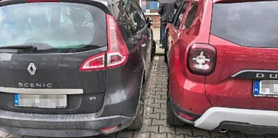 Zaparkował, wrócił i oniemiał. Żeby wsiąść do auta, musiał… zdjąć buty!-84773