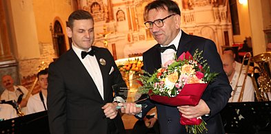 Są jego muzyczną rodziną i doskonale wiedzą, ile wyrzeczeń kosztują próby-84890