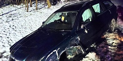 Najpierw czołówka, potem Jaguar w rowie. To nie był dobry moment na wyjazd...-85179