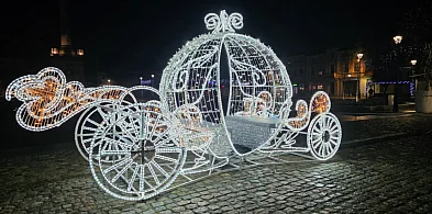 Miejscami jak na świątecznej pocztówce. Choinka jeszcze czeka, ale reszta błyszczy-85443