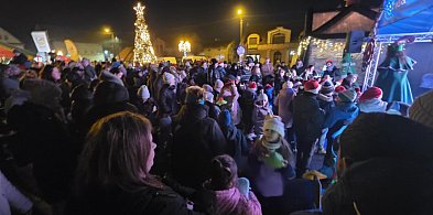 Trudno było się przecisnąć. Mikołajkowy klimat przyciągnął tam prawdziwe tłumy-85440