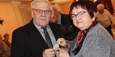 Wiele im do szczęścia nie trzeba. Trochę spokoju, dobrych ludzi obok i żeby...-85668