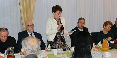 Nikt nie chciał tego powiedzieć na głos. Ostatni raz usiedli przy wigilijnym stole-85686