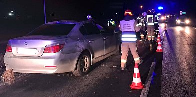 BMW leżało na dachu... Policjanci nie mieli wątpliwości co do przyczyny-85767