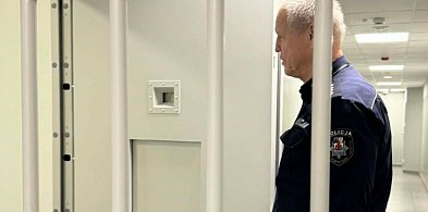 Był poszukiwany... Z auta przesiadł się na hulajnogę. Wpadł w centrum Gostynia-85893