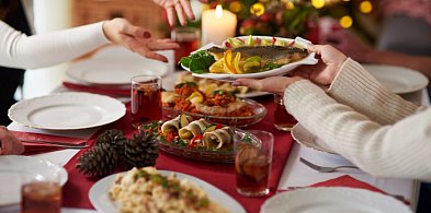 Polacy znów sięgną głębiej do kieszeni. Tyle wydają na świąteczne jedzenie-85696