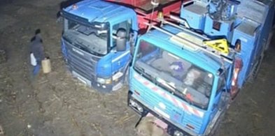 Działał pod osłoną nocy, ale jednego nie przewidział. Wszystko nagrała kamera-85956