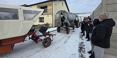 Od wioski, do wioski! Zrobili tak pierwszy raz i wszędzie witano ich z radością-86461