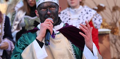 Gostyń, był dziś miastem króli. Szli całymi rodzinami, po drodze śpiewając kolędy-86491