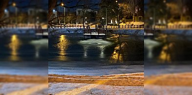 Mróz trzyma, woda leci. "Pstryknięcie" tutaj nie wystarczy, trzeba się zanurzyć-86542