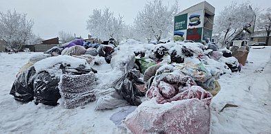 Śnieg przykrył bałagan, ale nie rozwiązał problemu. Wygląda, że nie ma mocnych...-86593