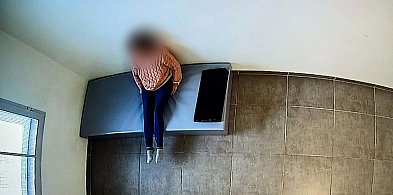 Atak na ratowników medycznych w Gostyniu! Szokujące sceny w mieszkaniu-86899