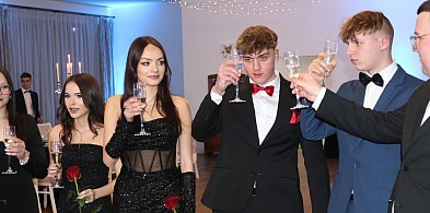 I co z tego, że piątek 13-go? Ten wieczór, bez wątpienia należał tylko do nich...