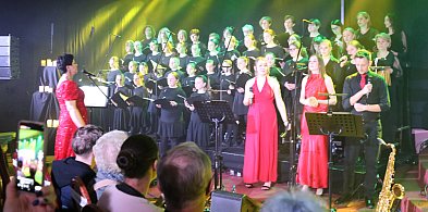 Od subtelnych ballad przez filmowe historie, aż po rockowe przeboje. A wszystko...