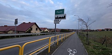 Nowe znaki pojawiły się przy wjazdach do Piasków. Za tym stoi większy plan