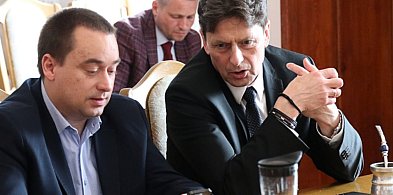 Kto bogatemu zabroni? To będzie spora "cegła" a nie tylko symboliczna "cegiełka"