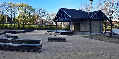 Park wywrócony do góry nogami, a co z "muszlą"? Wiadomo, że już się zaczęło