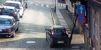 To była szybka akcja. 18-latek nie zdołał się "otrząsnąć" a już przy nim stali