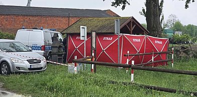 Tragedia w Bodzewie. Nie żyje człowiek. Policja potwierdza. Miał ranę postrzałową