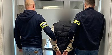 Z półek znikały kawy, czekolady, pasty do zębów, bomboniery i kremy do protez