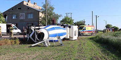 Blisko 40-tonowy kolos runął do rowu. Podniesienie nie będzie takie proste