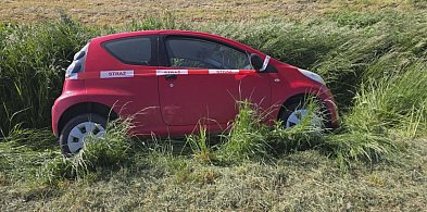 Citroen w rowie, światła włączone, a kierowcy brak. Taką sytuację zastały...