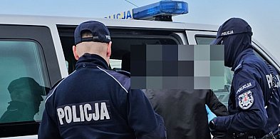Brutalny atak na 40-latkę. Poszło o wpisy w internecie. Uderzał jej głową...