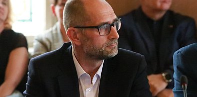 Stary piec na granicy wytrzymałości. Dyskusję wywołał wybór nowego źródła ciepła