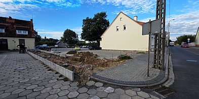 Zrujnowany mur to już historia. Parking zostaje, ale...-82814