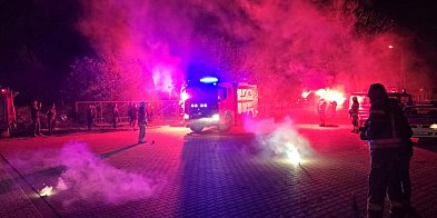 Gorące brawa, szpaler wozów i tłumy pod remizą!-83742