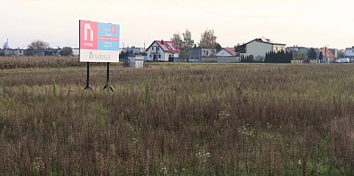 Miał być park handlowy, a jest zarośnięty teren...-83763