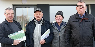 Full opcja i murawa jak z bajki. Teraz kibice czekają..-84686