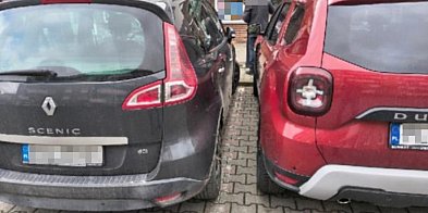 Zaparkował, wrócił i oniemiał. Żeby wsiąść do auta, musiał… zdjąć buty!-84773