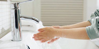 Lepiej wcześniej zaplanować poranne kąpiele. Z kranów p-85071