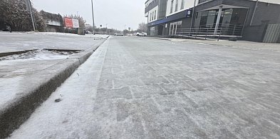 Niejasny przekaz, spóźnione decyzje i lód pod nogami. Czy tak to powinno wyglądać?