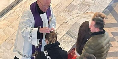 Czy trzeba iść do kościoła w Środę Popielcową? Wyjaśniamy zasady