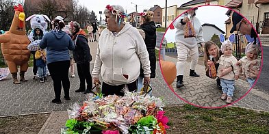 Tak sę buduje wspólnotę! Przebrali się w świąteczne...