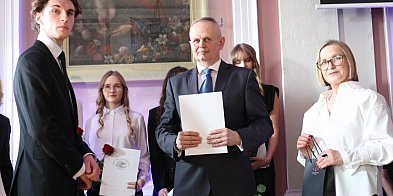 Trudno było się nie wzruszyć. Z jednej strony radość...