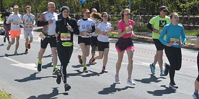 Biegli, maszerowali i walczyli z wiatrem. Była też...