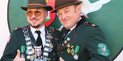 Jedna tarcza, jeden strzał i 40 uczestników.