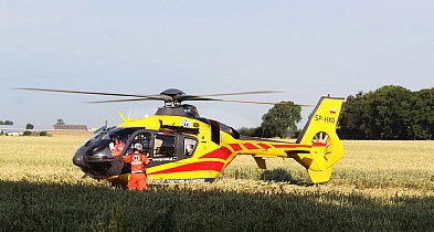 Wypadek w pracy. Mężczyzna przygnieciony przez maszynę. Wezwano LPR-82460