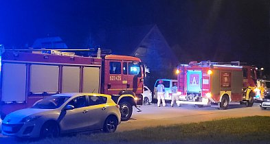 Nastolatek wszedł na dach, chciał skoczyć! Wezwano wszystkie służby ...-82872