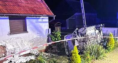 19-latek jechał za szybko i nie zauważył wysepki. Skutki są opłakane-83330
