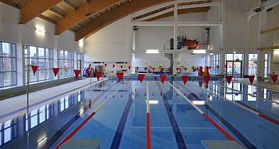 Chemiczny incydent na krytej pływalni! Ewakuacja i pięć osób w szpitalu