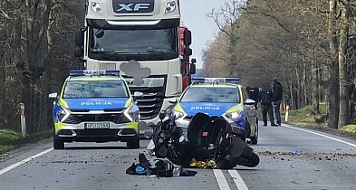 Tragiczny wypadek na DK11. Nie żyje 26-letni strażak i policjant