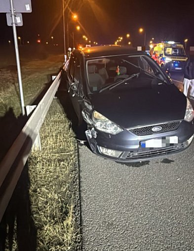 Nagle zasłabł za kierownicą. Świadkowie walczyli o życie kierowcy-84692