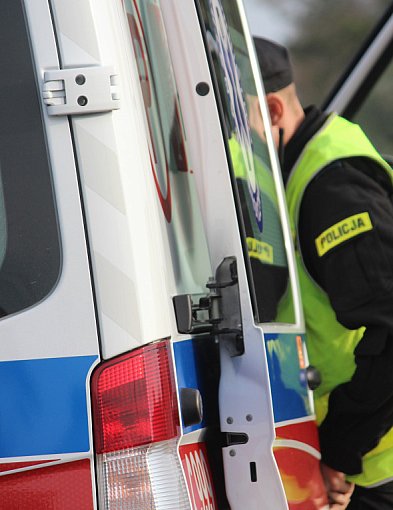 Pijany kierowca karetki jechał z pacjentem do szpitala. Zatrzymali go...-85095