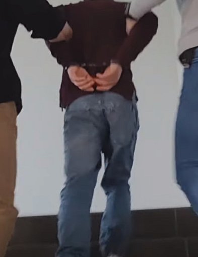 Szokujące zdarzenie przed sklepem. Wyskoczył z auta i brutalnie go pobił