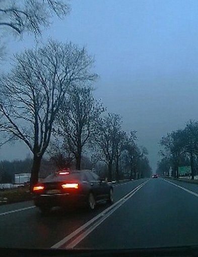 Myślała, że nikt nie widzi? Świadek wszystko nagrał, a policja...