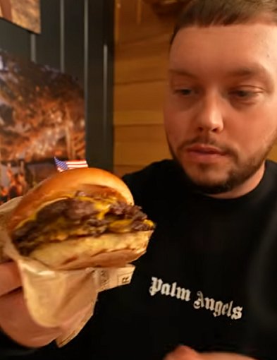 "Książulo" w Lesznie. Przyjechał ocenić jedzenie w Pastrami Summer Barbecue...